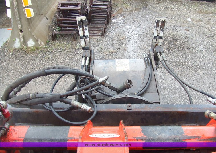 image for item 2168 1994 Bobcat 853H skid steer