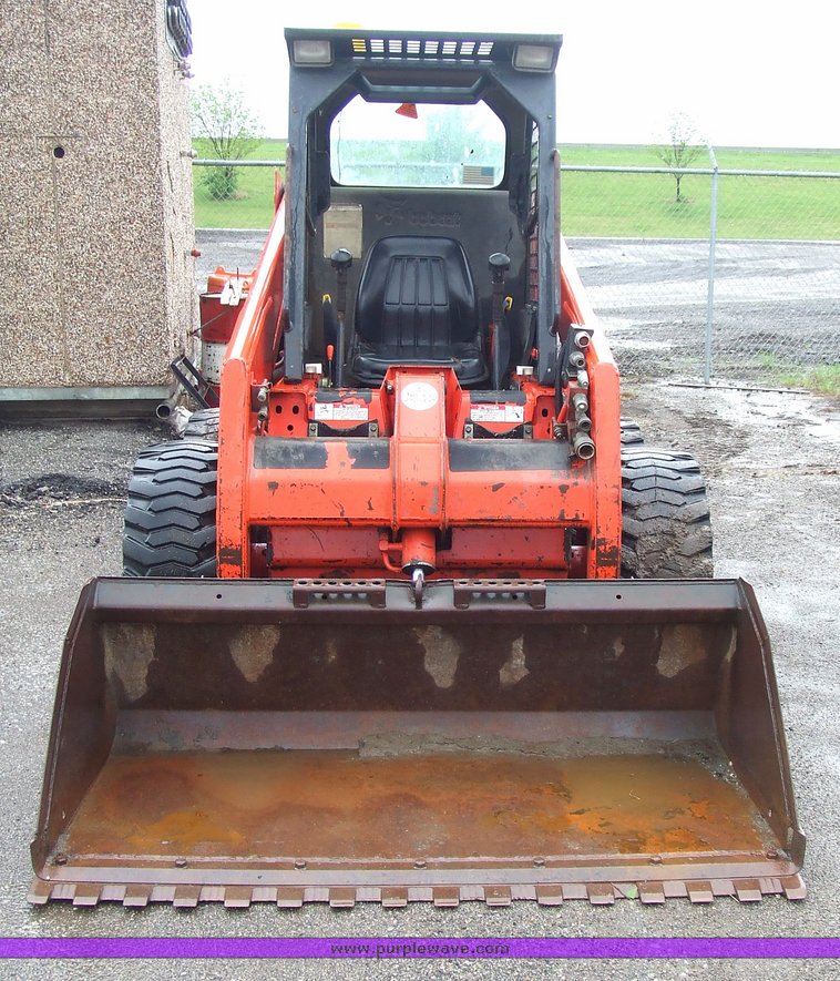 image for item 2169 1994 Bobcat 853H skid steer
