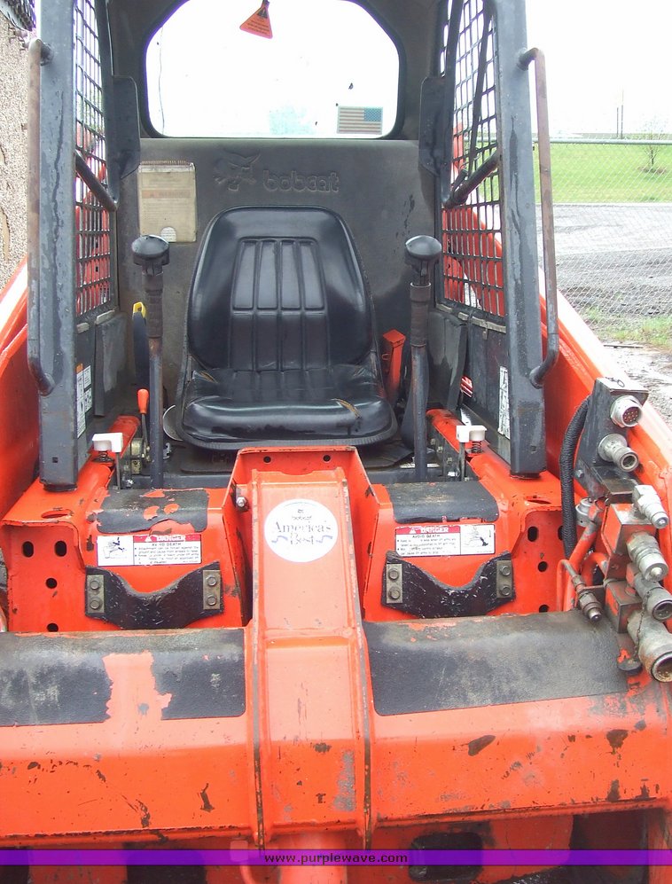 image for item 2169 1994 Bobcat 853H skid steer
