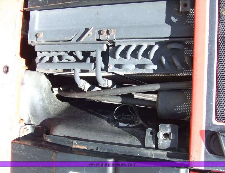 image for item 2172 1997 Ford 6640SL tractor