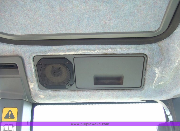 image for item 2172 1997 Ford 6640SL tractor