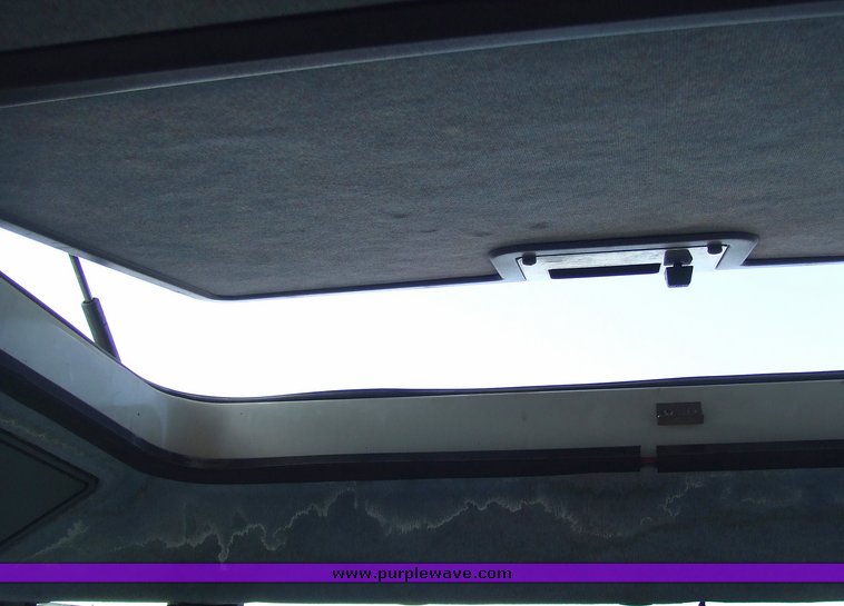 image for item 2172 1997 Ford 6640SL tractor