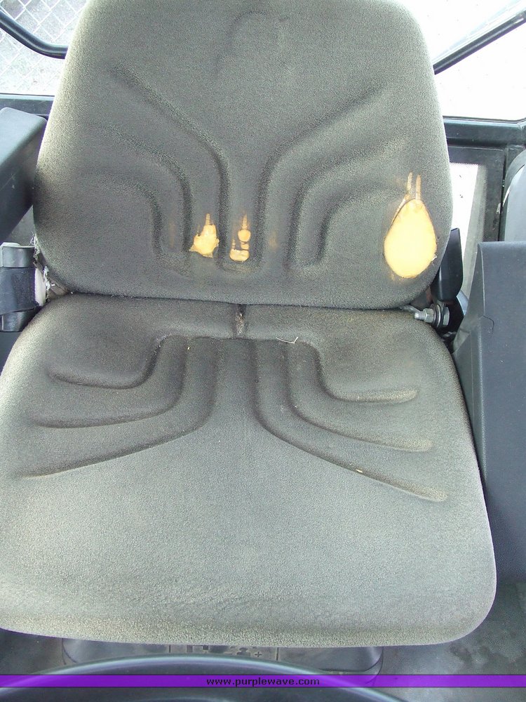 image for item 2172 1997 Ford 6640SL tractor