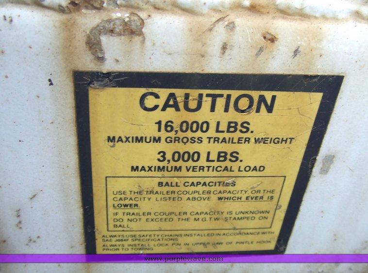 image for item 2173 2000 Ford F350 Super Duty four-door extended cab pickup