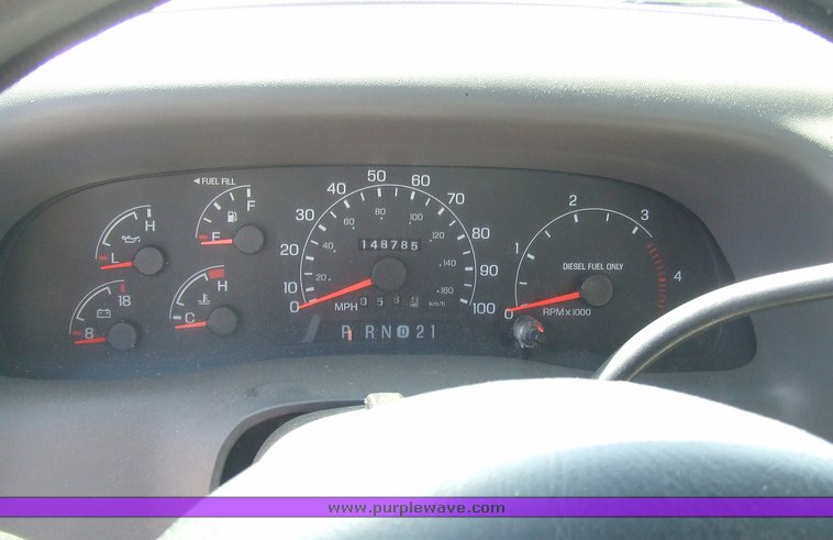 image for item 2173 2000 Ford F350 Super Duty four-door extended cab pickup