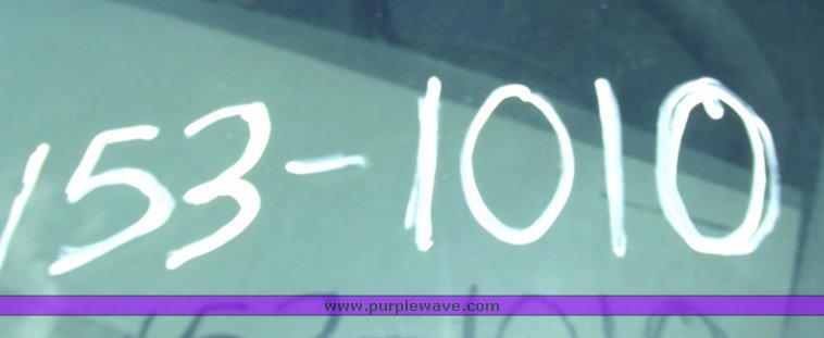 image for item 2173 2000 Ford F350 Super Duty four-door extended cab pickup