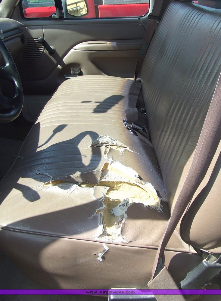 image for item 2175 1995 Ford F150 pickup