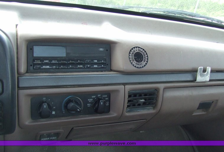 image for item 2175 1995 Ford F150 pickup