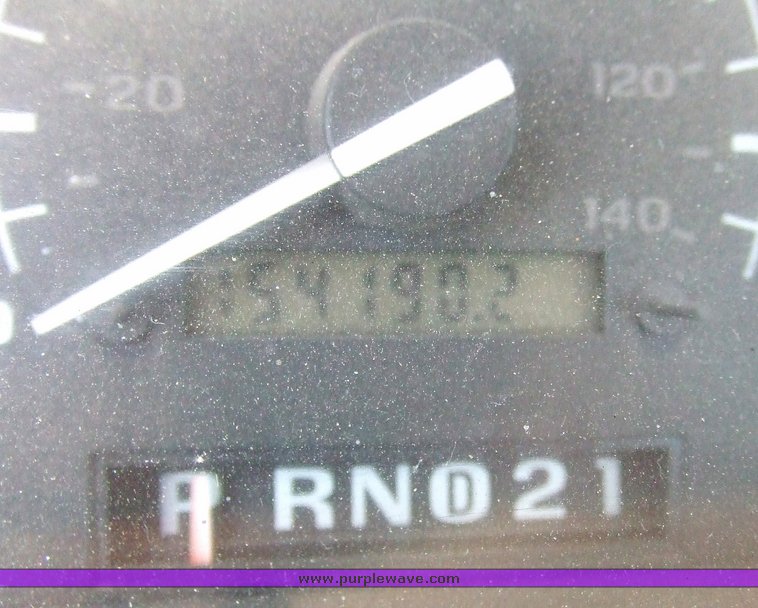 image for item 2175 1995 Ford F150 pickup