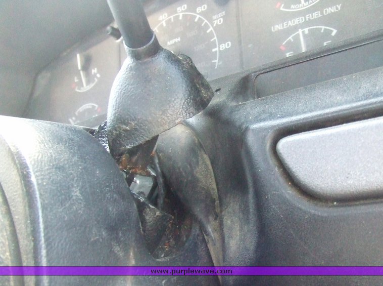 image for item 2175 1995 Ford F150 pickup