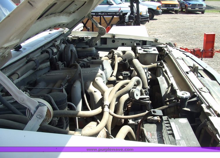 image for item 2175 1995 Ford F150 pickup