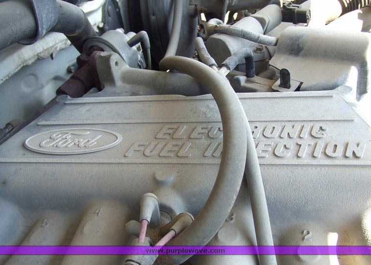 image for item 2175 1995 Ford F150 pickup