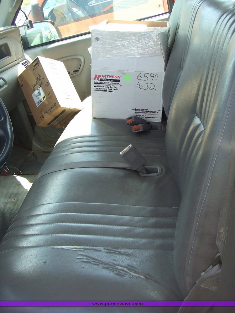 image for item 2177 1999 Chevrolet C2500 pickup