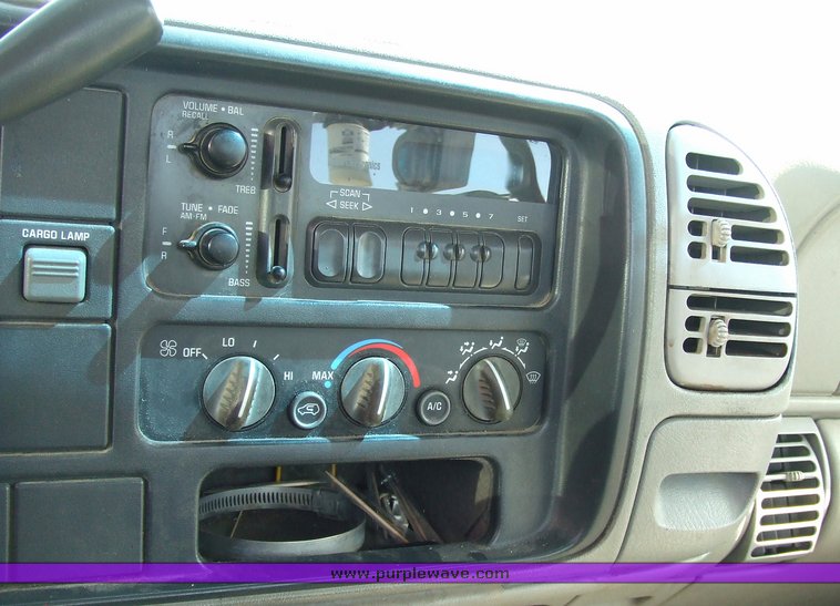 image for item 2177 1999 Chevrolet C2500 pickup