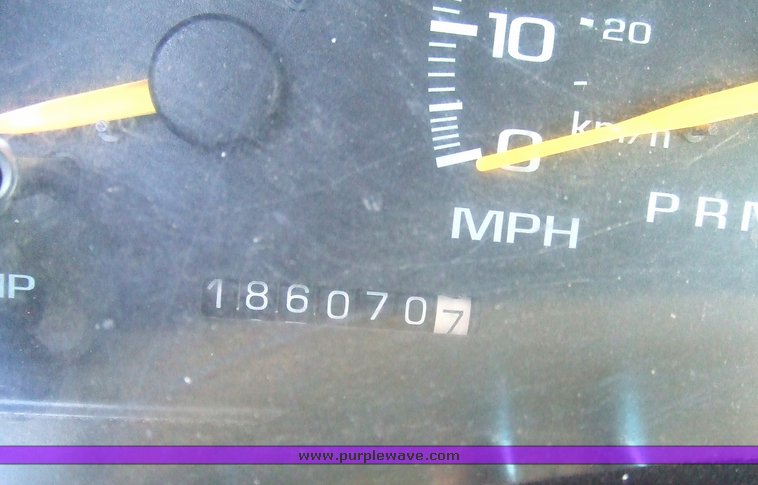 image for item 2177 1999 Chevrolet C2500 pickup