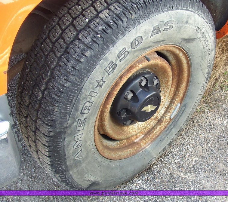 image for item 2177 1999 Chevrolet C2500 pickup