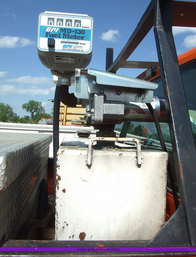 image for item 2177 1999 Chevrolet C2500 pickup