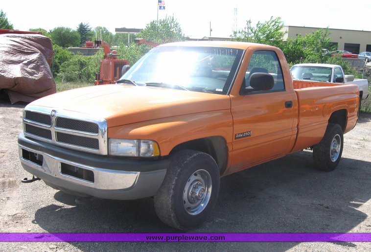 image for item 2178 2001 Dodge Ram 2500 pickup