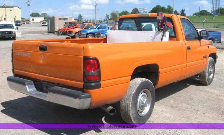 image for item 2178 2001 Dodge Ram 2500 pickup