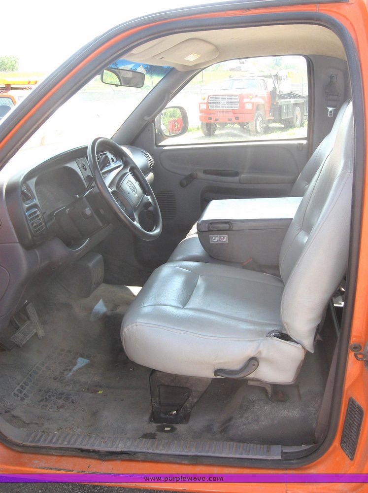 image for item 2178 2001 Dodge Ram 2500 pickup