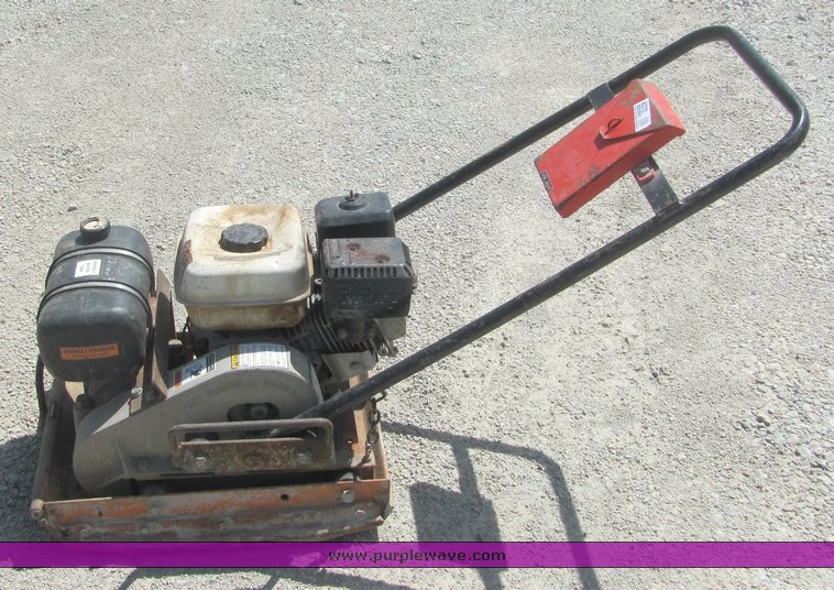 image for item 4270 1999 MBW AP2000H vibratory plate compactor