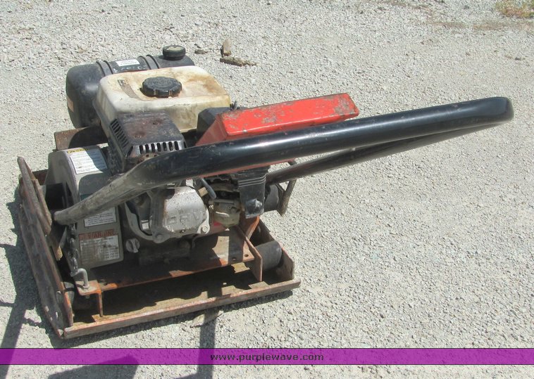 image for item 4270 1999 MBW AP2000H vibratory plate compactor