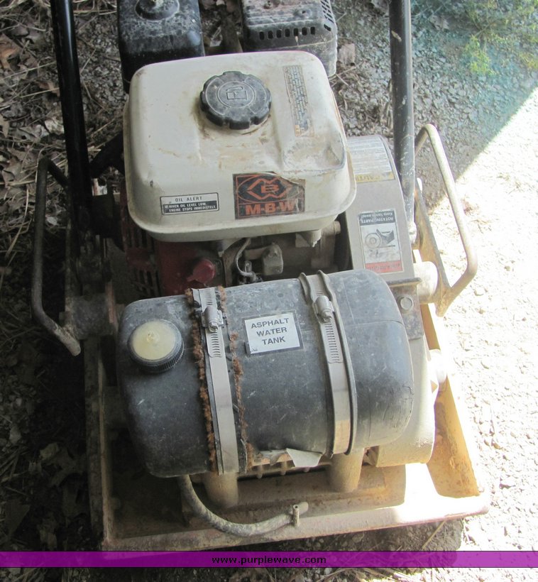 image for item 4272 1999 MBW AP2000H vibratory plate compactor