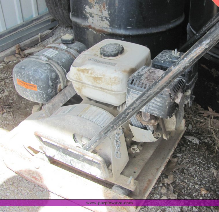 image for item 4272 1999 MBW AP2000H vibratory plate compactor