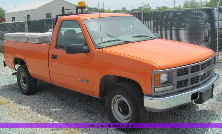 image for item 4273 1998 Chevrolet C2500 pickup
