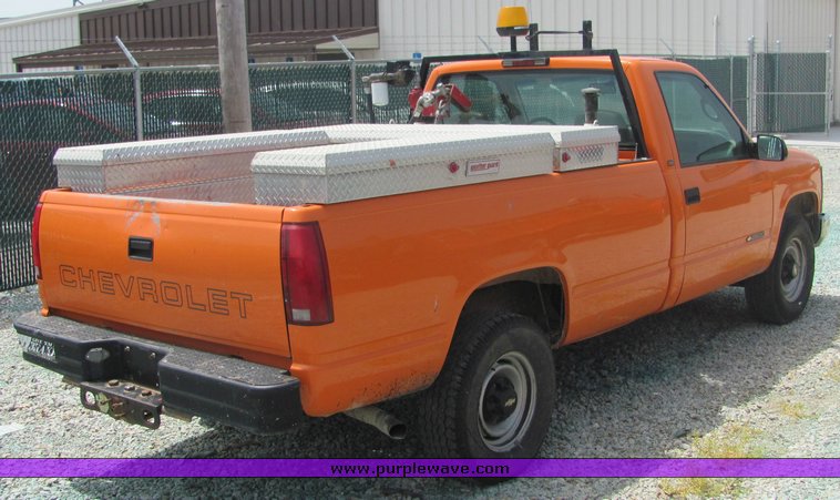 image for item 4273 1998 Chevrolet C2500 pickup