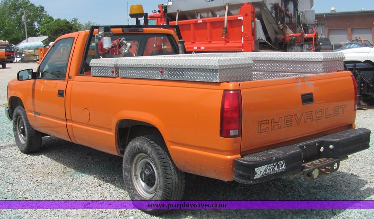 image for item 4273 1998 Chevrolet C2500 pickup