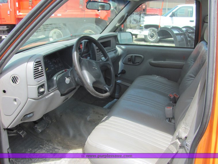 image for item 4273 1998 Chevrolet C2500 pickup