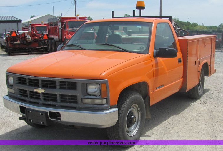 image for item 4274 1999 Chevrolet C2500 pickup