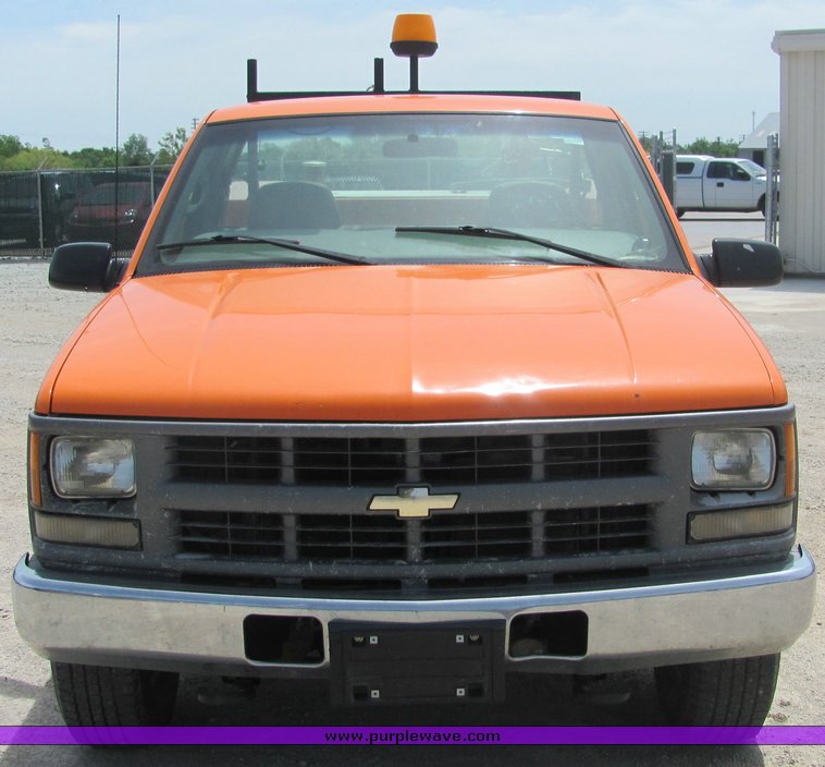 image for item 4274 1999 Chevrolet C2500 pickup