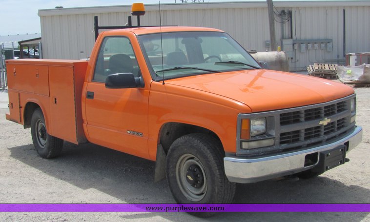 image for item 4274 1999 Chevrolet C2500 pickup
