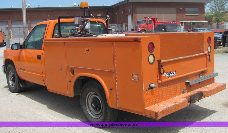 image for item 4274 1999 Chevrolet C2500 pickup