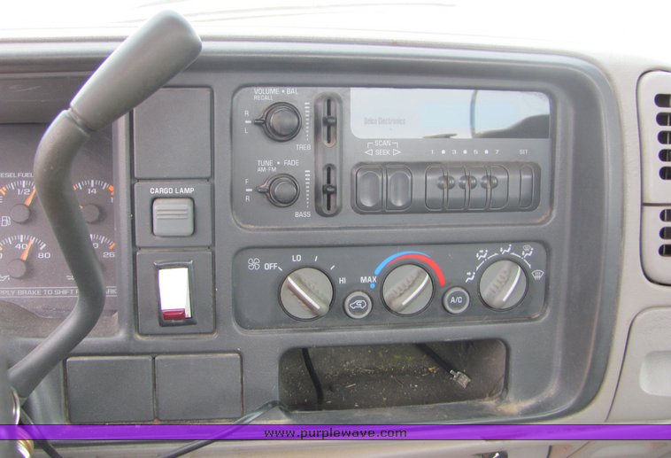 image for item 4274 1999 Chevrolet C2500 pickup