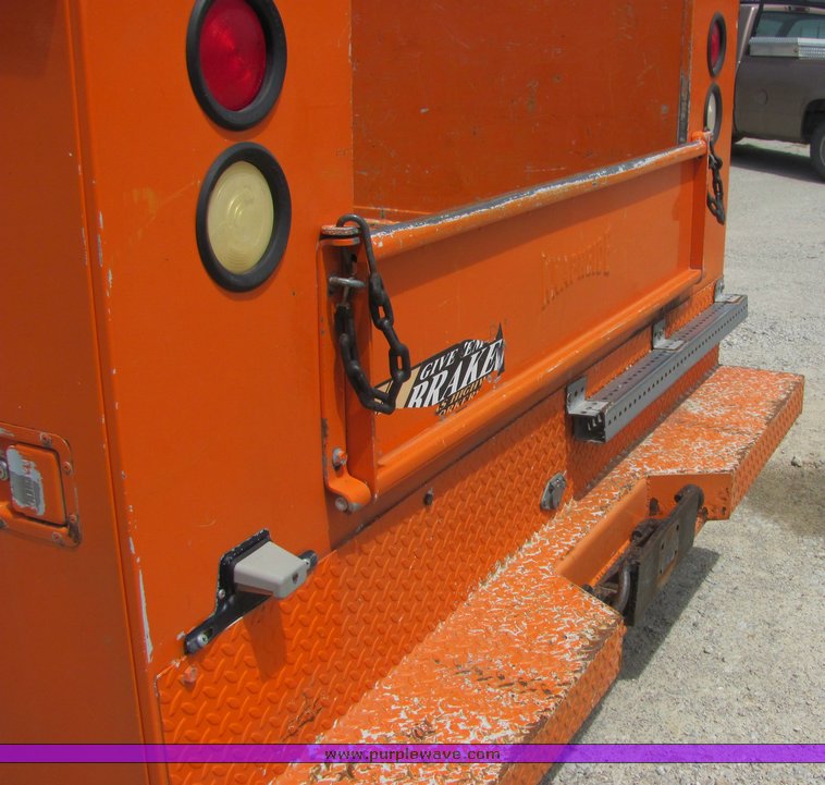 image for item 4274 1999 Chevrolet C2500 pickup