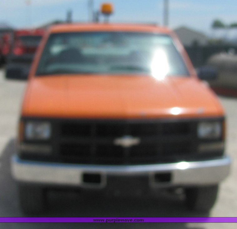 image for item 4275 1998 Chevrolet C2500 pickup