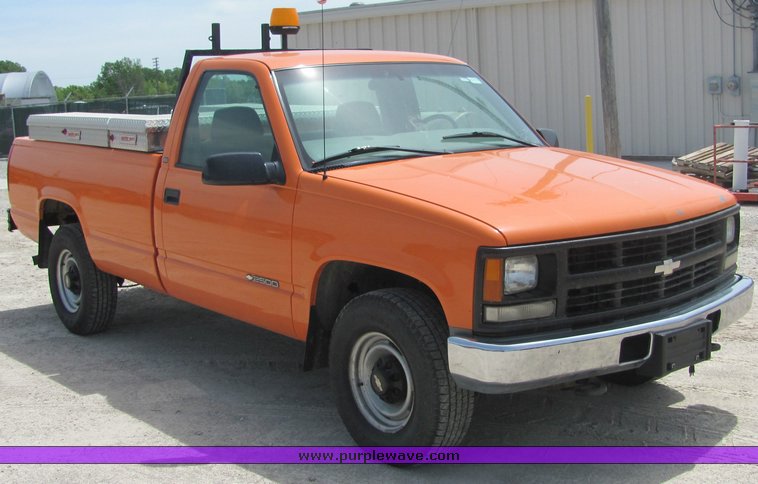 image for item 4275 1998 Chevrolet C2500 pickup