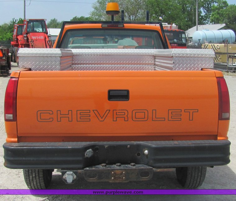 image for item 4275 1998 Chevrolet C2500 pickup