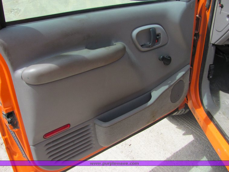 image for item 4275 1998 Chevrolet C2500 pickup