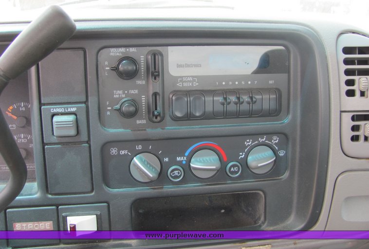 image for item 4275 1998 Chevrolet C2500 pickup