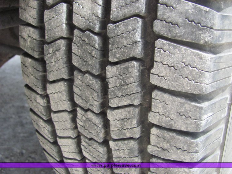 image for item 4275 1998 Chevrolet C2500 pickup