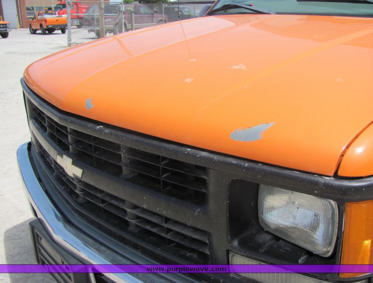 image for item 4275 1998 Chevrolet C2500 pickup