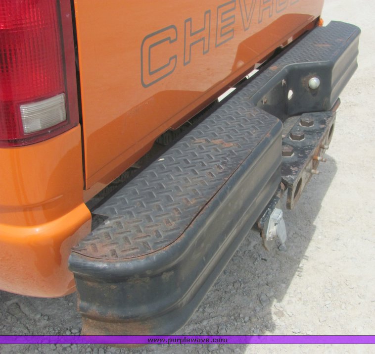 image for item 4275 1998 Chevrolet C2500 pickup