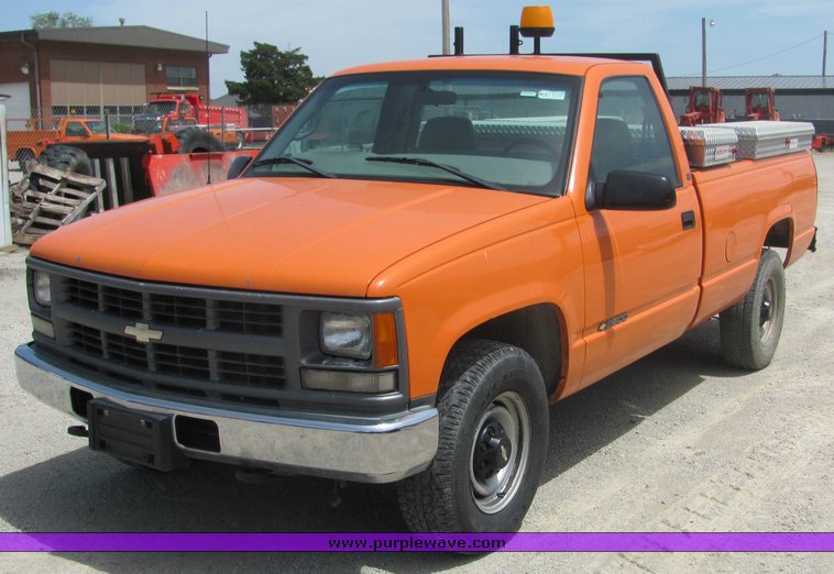 image for item 4276 1998 Chevrolet C2500 pickup