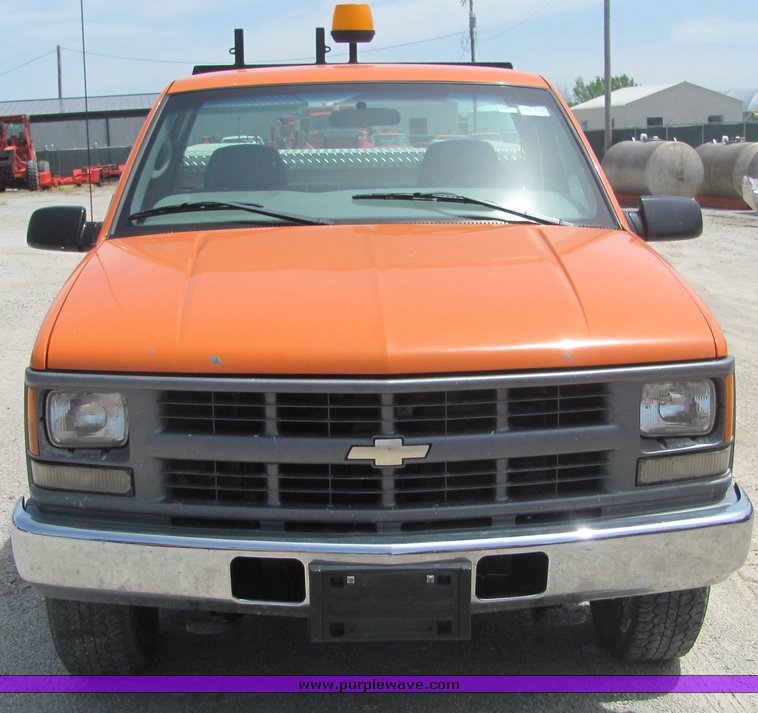 image for item 4276 1998 Chevrolet C2500 pickup