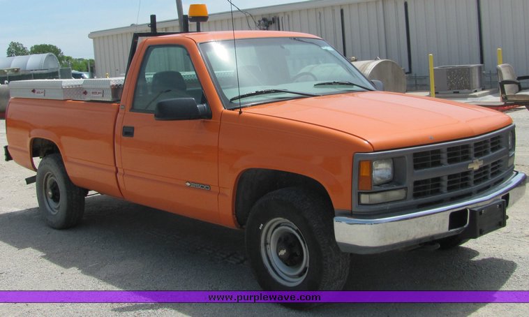 image for item 4276 1998 Chevrolet C2500 pickup