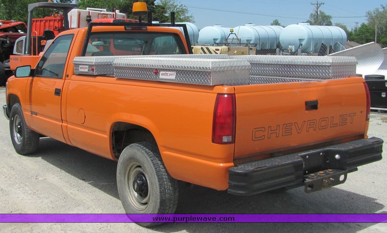 image for item 4276 1998 Chevrolet C2500 pickup